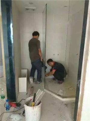 广州珠江新城玻璃门维修安装换玻璃